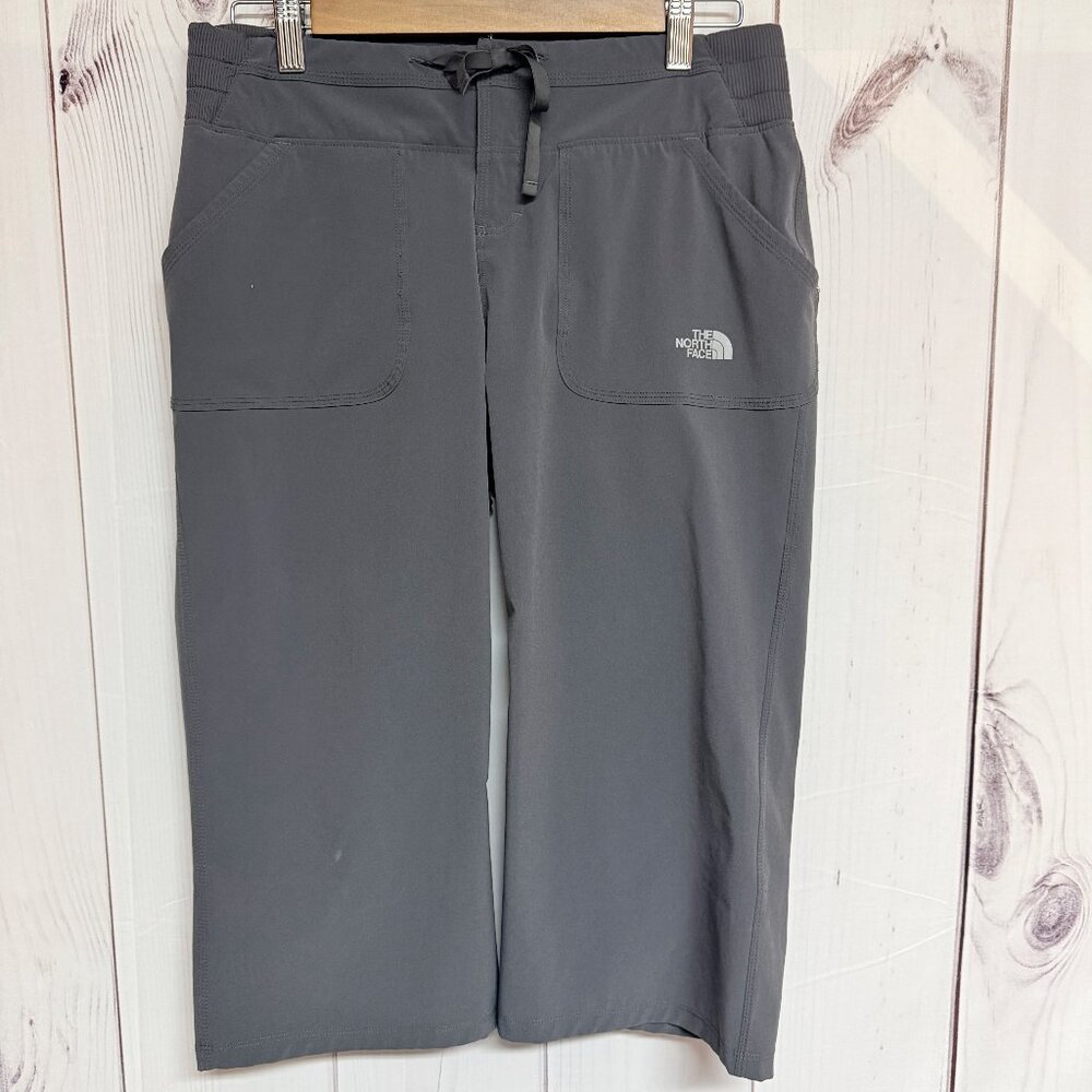 The North Face Women’s Apex Cropped Pants‎ Medium Gray EUC